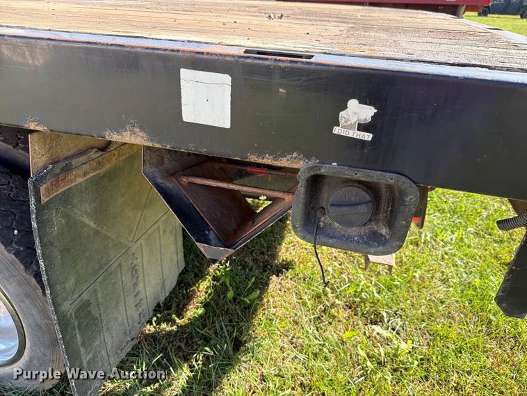image for item FH6423 2015 Ford F550 flatbed truck