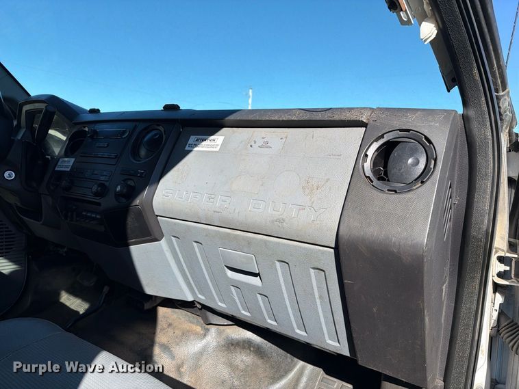 image for item FH6423 2015 Ford F550 flatbed truck