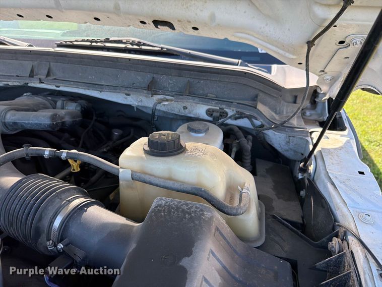 image for item FH6423 2015 Ford F550 flatbed truck