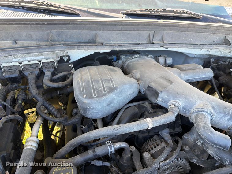 image for item FH6423 2015 Ford F550 flatbed truck
