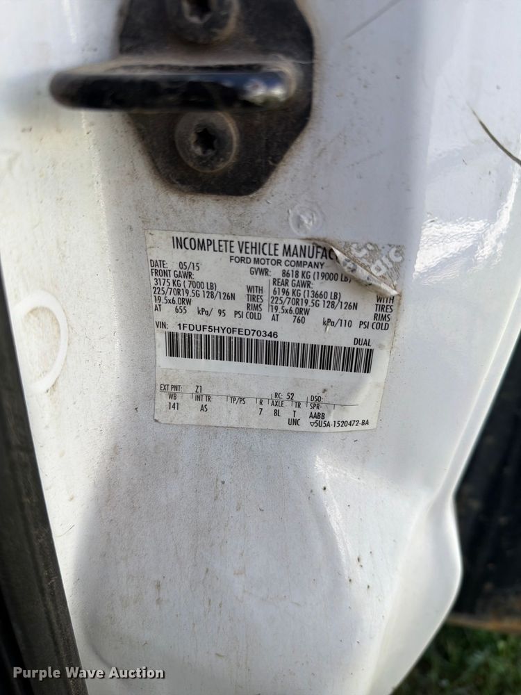 image for item FH6423 2015 Ford F550 flatbed truck