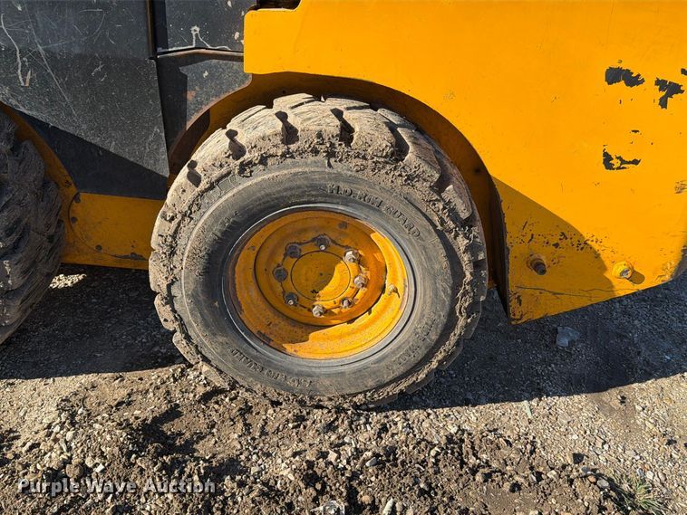image for item FH6425 2009 JCB 190T skid steer loader
