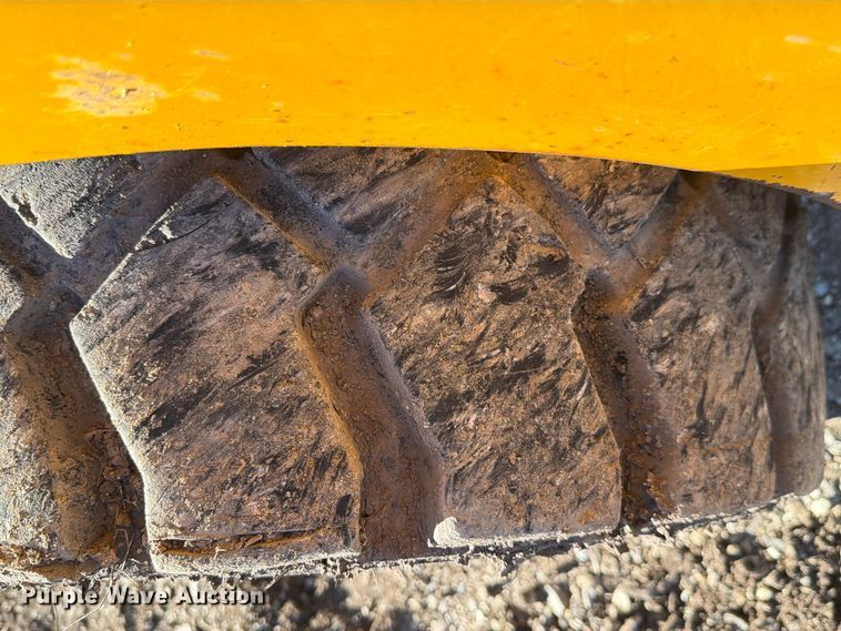 image for item FH6425 2009 JCB 190T skid steer loader