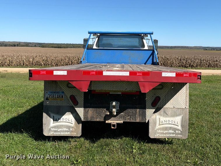 image for item FH6452 2004 Ford F650 Super Duty XL flatbed truck