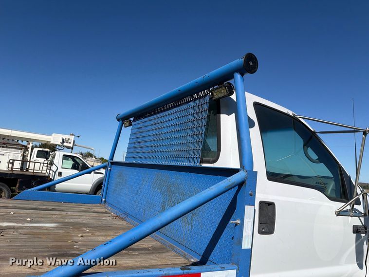 image for item FH6452 2004 Ford F650 Super Duty XL flatbed truck