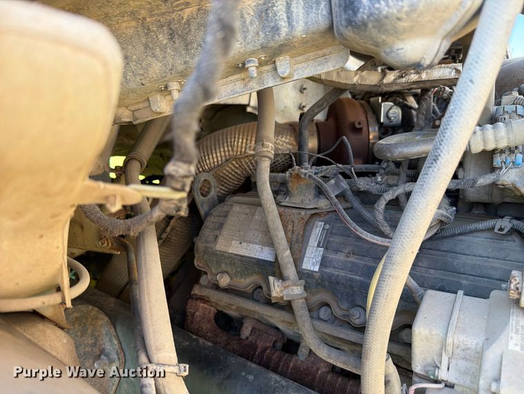 image for item FH6452 2004 Ford F650 Super Duty XL flatbed truck