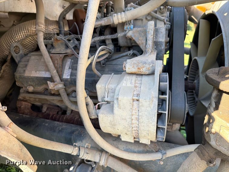 image for item FH6452 2004 Ford F650 Super Duty XL flatbed truck