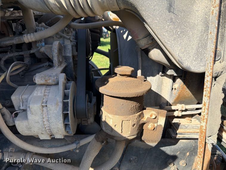 image for item FH6452 2004 Ford F650 Super Duty XL flatbed truck