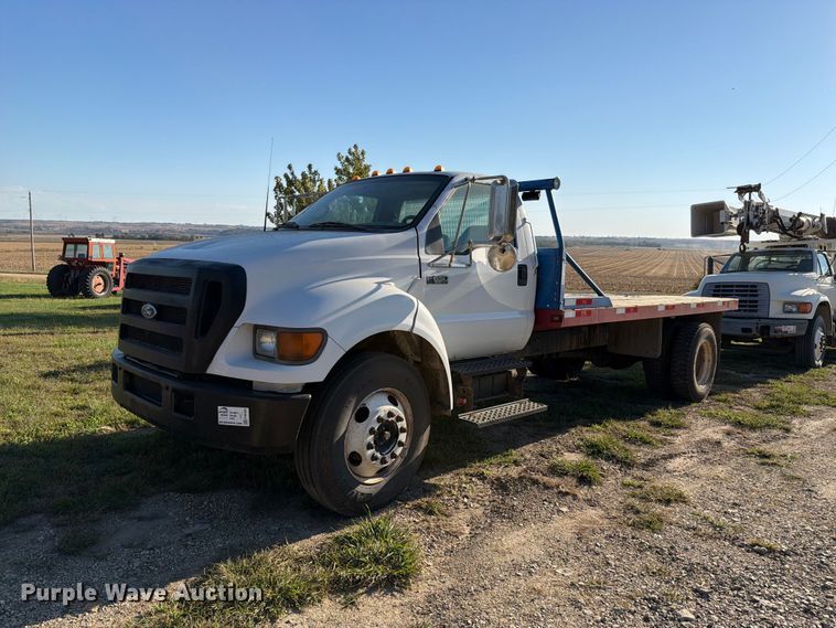2004 Ford F650 SUPER DUTY XL