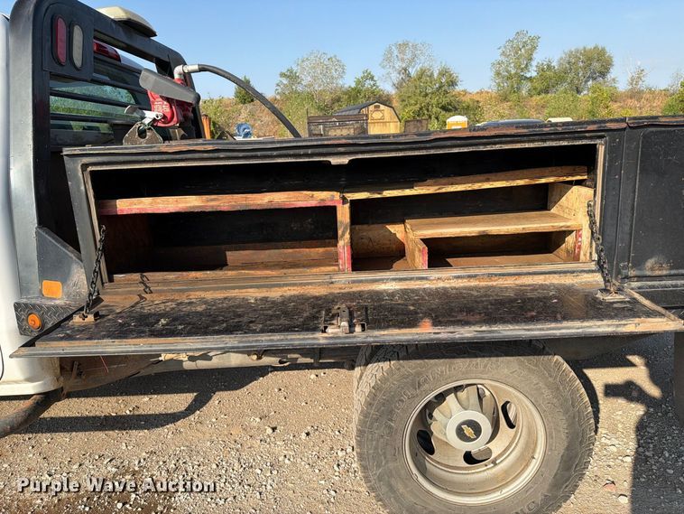 image for item FI0426 2016 Chevrolet Silverado 3500HD Crew Cab pickup truck