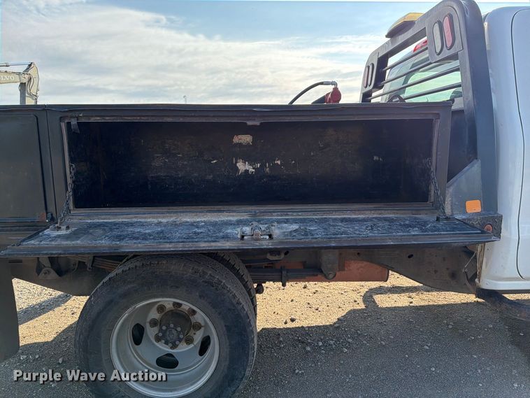 image for item FI0426 2016 Chevrolet Silverado 3500HD Crew Cab pickup truck