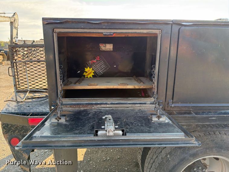 image for item FI0426 2016 Chevrolet Silverado 3500HD Crew Cab pickup truck