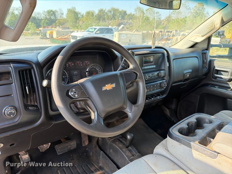 image for item FI0426 2016 Chevrolet Silverado 3500HD Crew Cab pickup truck