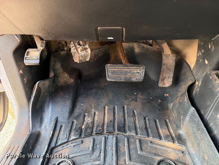 image for item FI0426 2016 Chevrolet Silverado 3500HD Crew Cab pickup truck