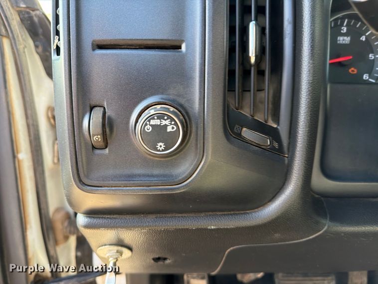 image for item FI0426 2016 Chevrolet Silverado 3500HD Crew Cab pickup truck
