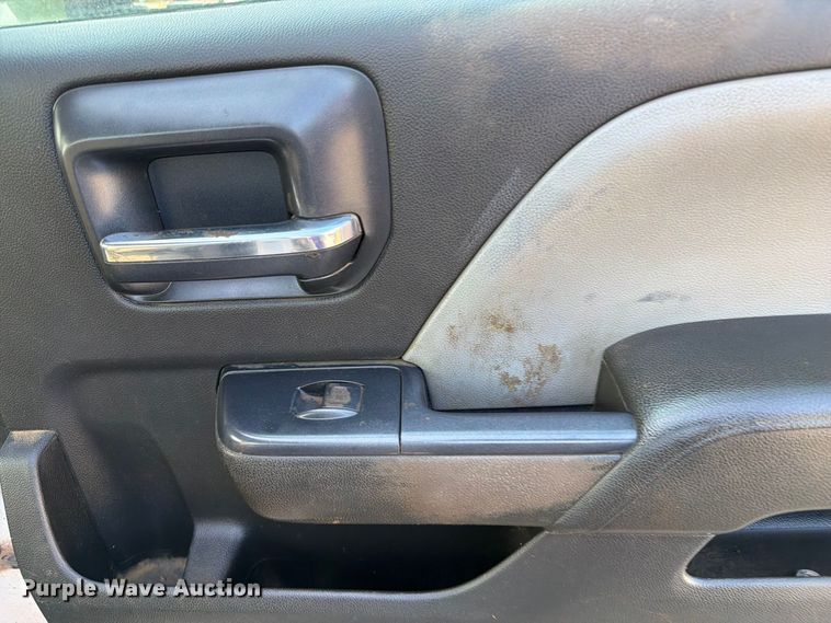 image for item FI0426 2016 Chevrolet Silverado 3500HD Crew Cab pickup truck