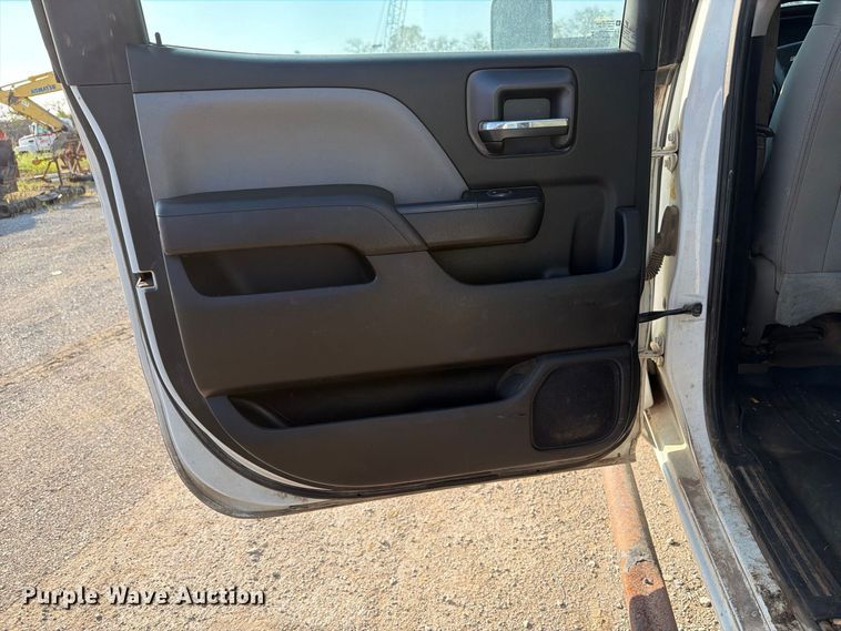 image for item FI0426 2016 Chevrolet Silverado 3500HD Crew Cab pickup truck