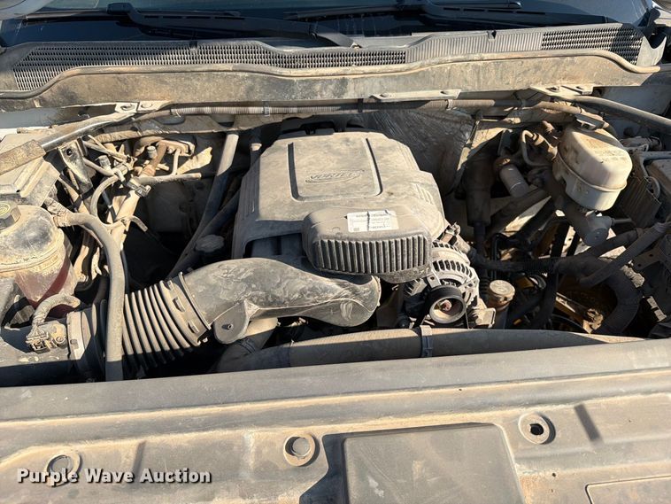 image for item FI0426 2016 Chevrolet Silverado 3500HD Crew Cab pickup truck
