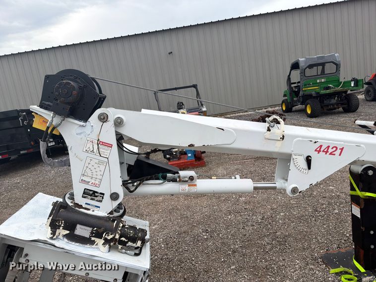 image for item FI0432 Stellar 4421 crane