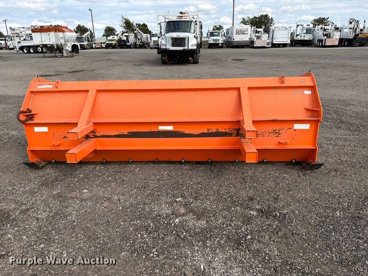 image for item FI0435 Scoop Dogg 26XXXX snow pusher