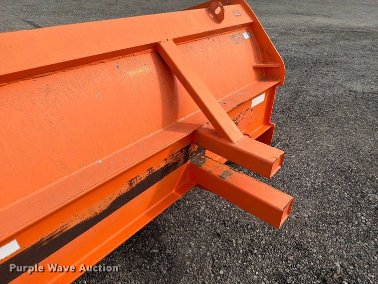 image for item FI0435 Scoop Dogg 26XXXX snow pusher