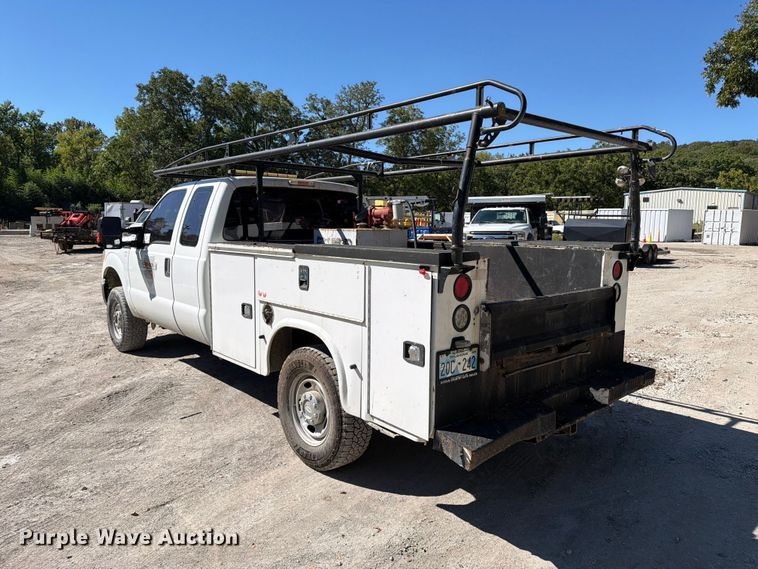 image for item FI0439 2015 Ford F-250 Super Duty Ext. Cab utility bed pickup truck