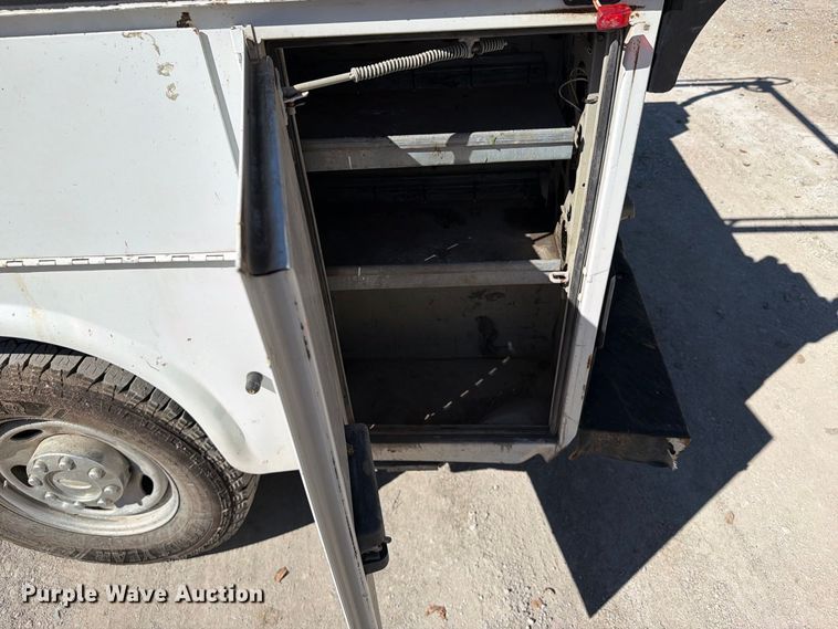 image for item FI0439 2015 Ford F-250 Super Duty Ext. Cab utility bed pickup truck