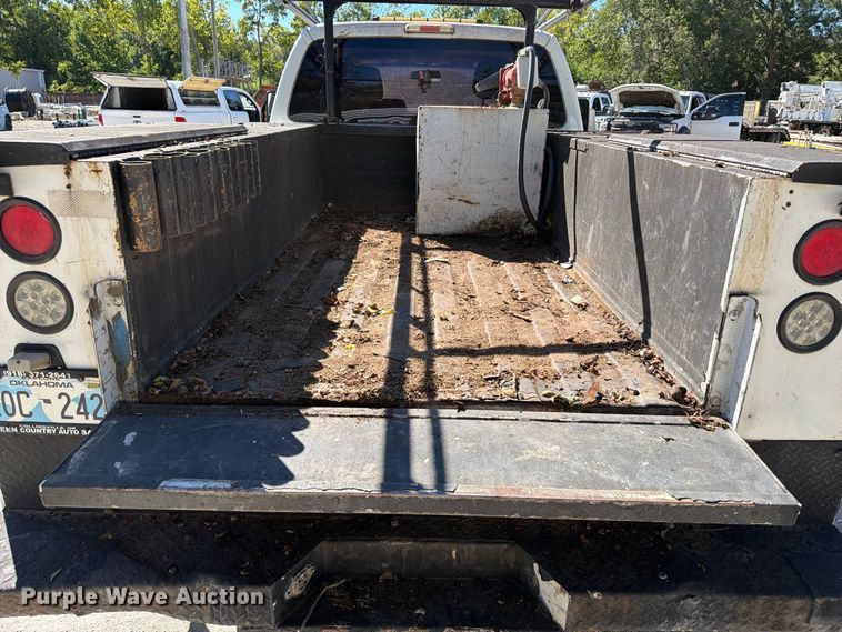 image for item FI0439 2015 Ford F-250 Super Duty Ext. Cab utility bed pickup truck