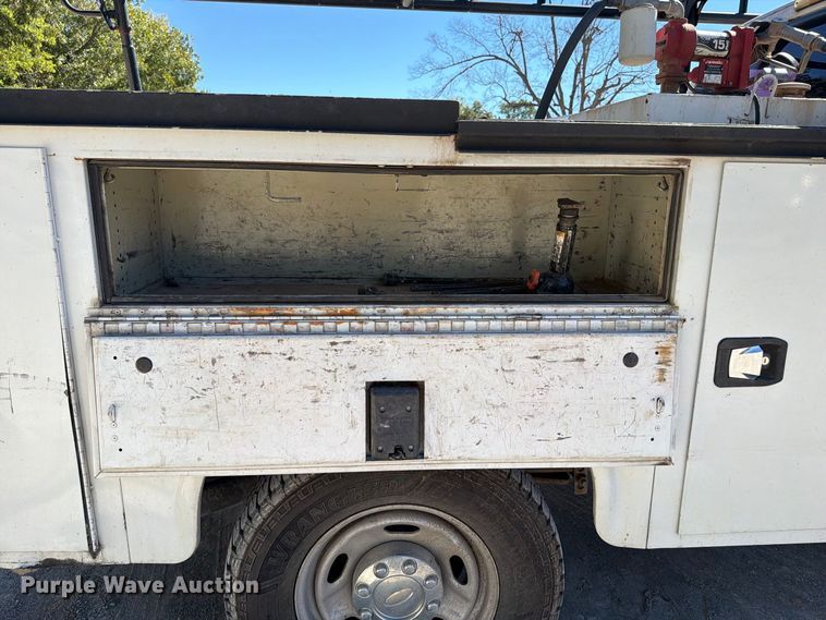 image for item FI0439 2015 Ford F-250 Super Duty Ext. Cab utility bed pickup truck