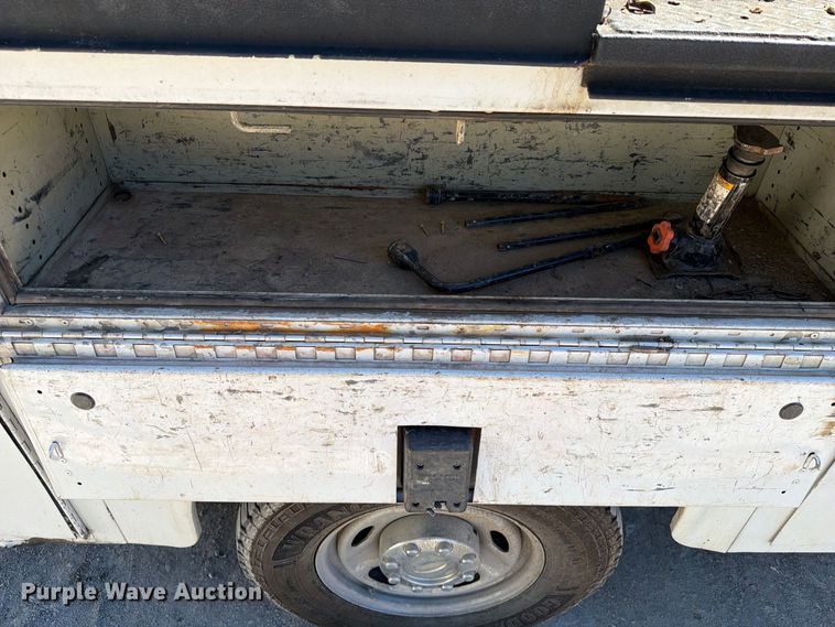 image for item FI0439 2015 Ford F-250 Super Duty Ext. Cab utility bed pickup truck