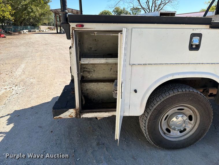 image for item FI0439 2015 Ford F-250 Super Duty Ext. Cab utility bed pickup truck