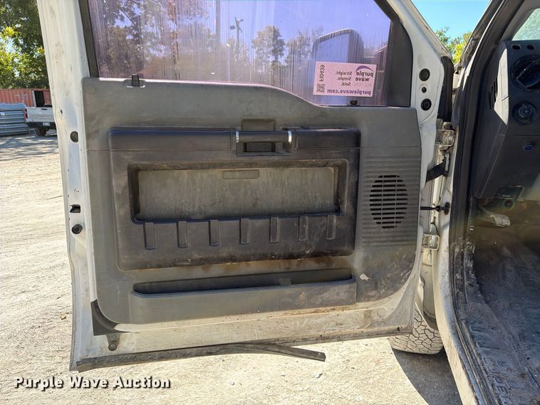 image for item FI0439 2015 Ford F-250 Super Duty Ext. Cab utility bed pickup truck