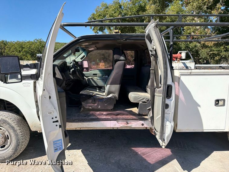 image for item FI0439 2015 Ford F-250 Super Duty Ext. Cab utility bed pickup truck