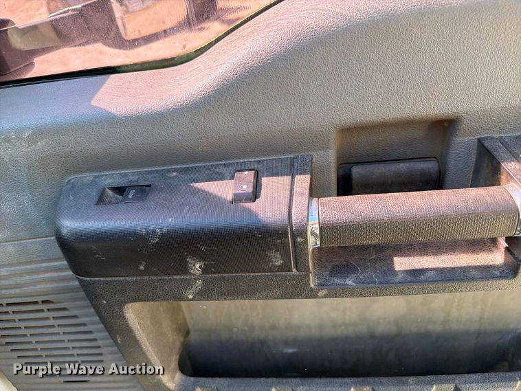image for item FI0439 2015 Ford F-250 Super Duty Ext. Cab utility bed pickup truck