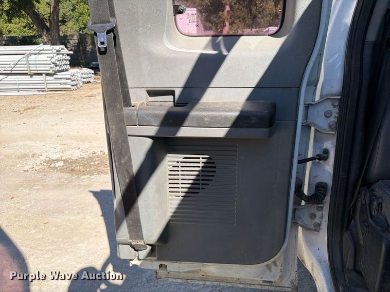 image for item FI0439 2015 Ford F-250 Super Duty Ext. Cab utility bed pickup truck