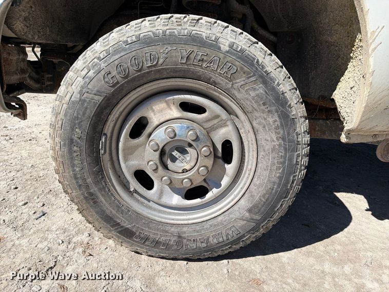 image for item FI0439 2015 Ford F-250 Super Duty Ext. Cab utility bed pickup truck