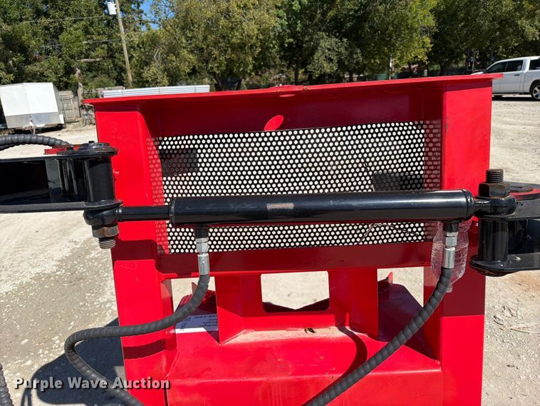 image for item FI0441 2025 GIYI GY-TS29 skid steer tree shear
