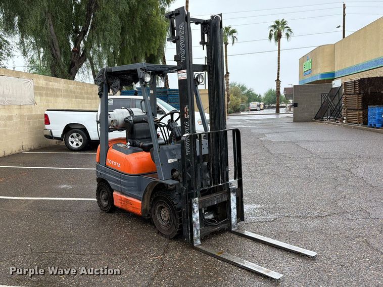 image for item FI2033 1999 Toyota 42-6FGU18 forklift