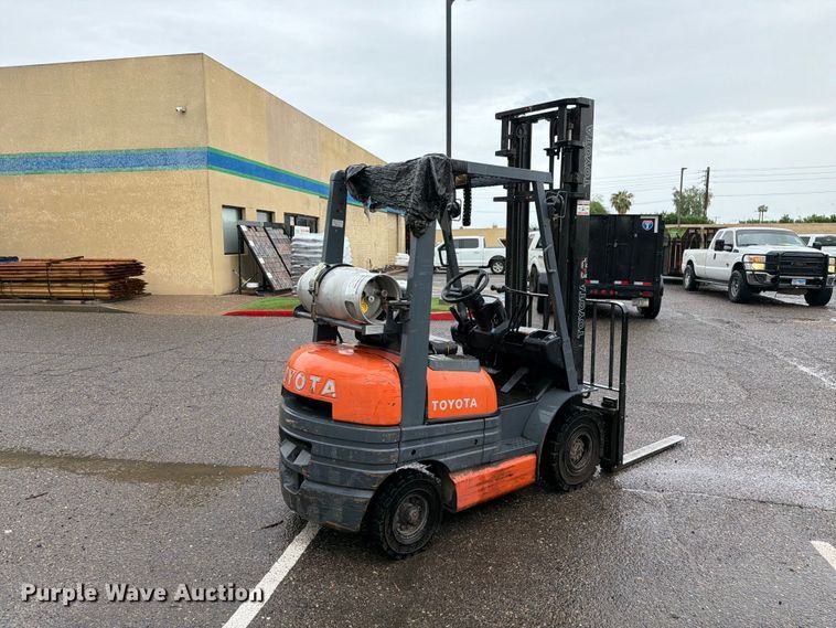 image for item FI2033 1999 Toyota 42-6FGU18 forklift