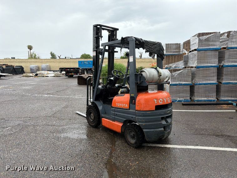 image for item FI2033 1999 Toyota 42-6FGU18 forklift