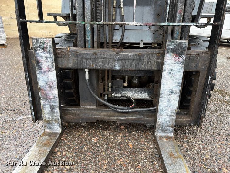 image for item FI2033 1999 Toyota 42-6FGU18 forklift