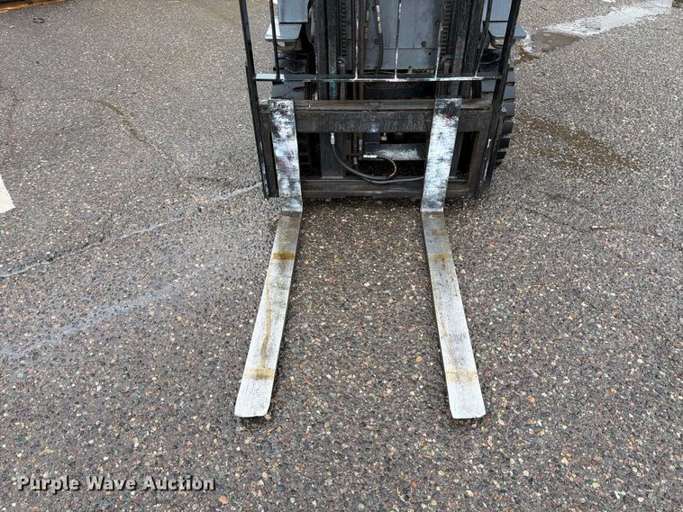 image for item FI2033 1999 Toyota 42-6FGU18 forklift