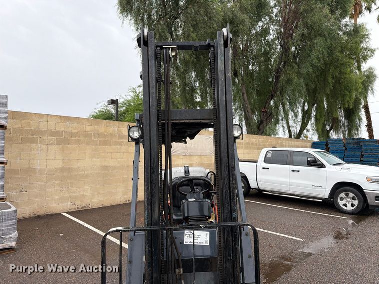 image for item FI2033 1999 Toyota 42-6FGU18 forklift