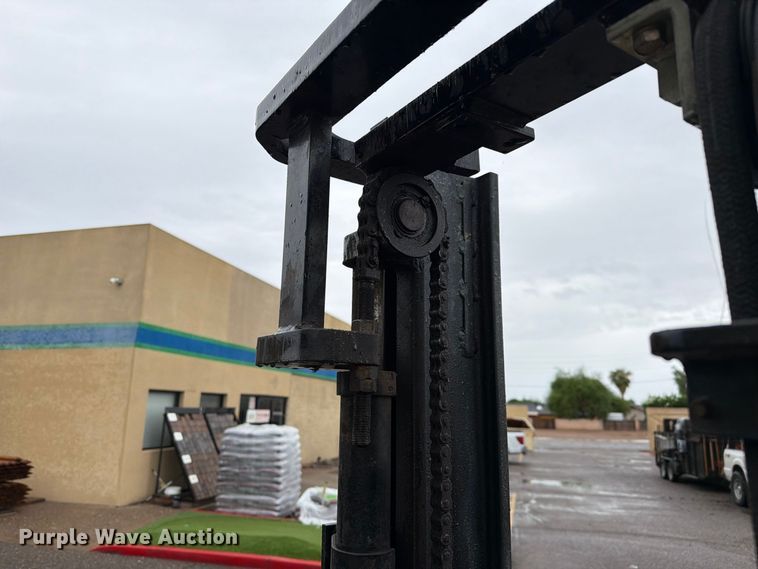 image for item FI2033 1999 Toyota 42-6FGU18 forklift