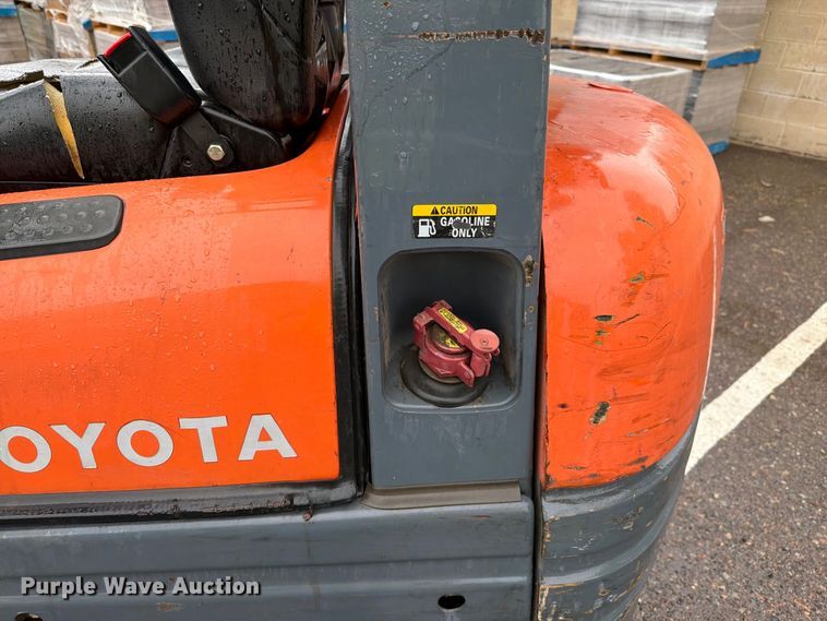 image for item FI2033 1999 Toyota 42-6FGU18 forklift