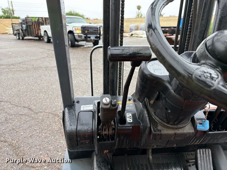 image for item FI2033 1999 Toyota 42-6FGU18 forklift