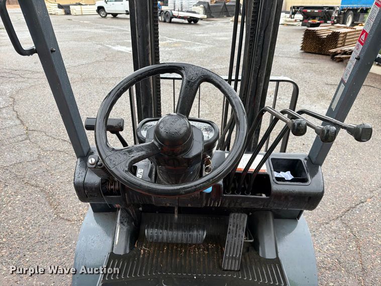 image for item FI2033 1999 Toyota 42-6FGU18 forklift