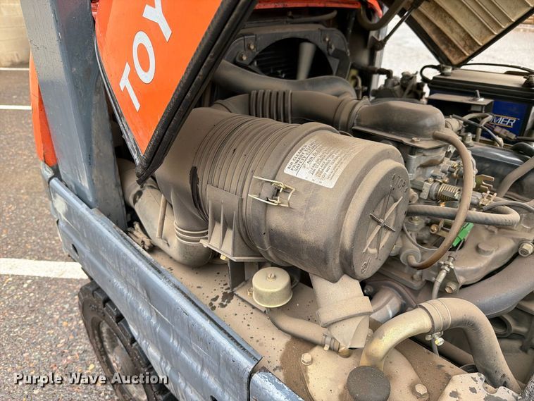 image for item FI2033 1999 Toyota 42-6FGU18 forklift