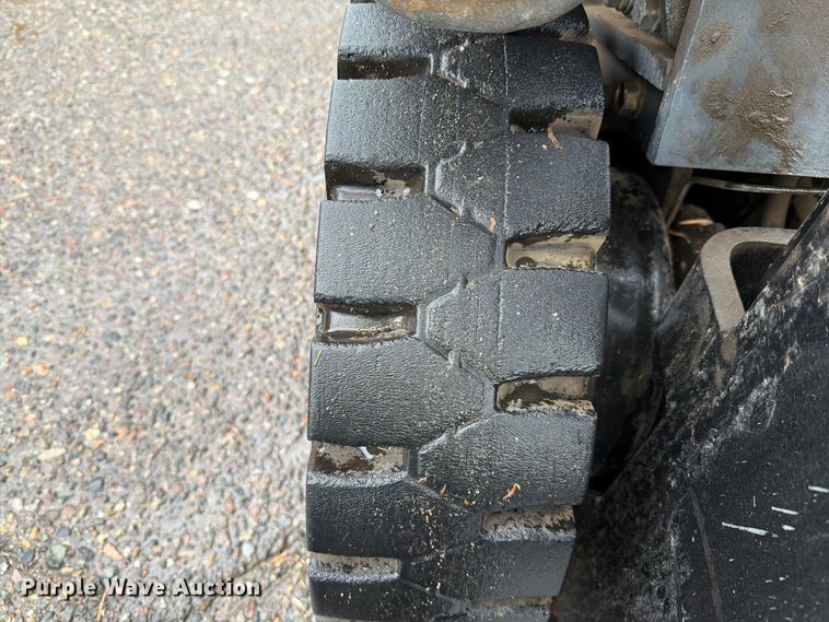 image for item FI2033 1999 Toyota 42-6FGU18 forklift