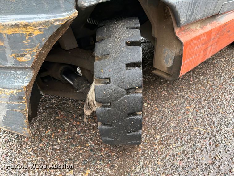 image for item FI2033 1999 Toyota 42-6FGU18 forklift